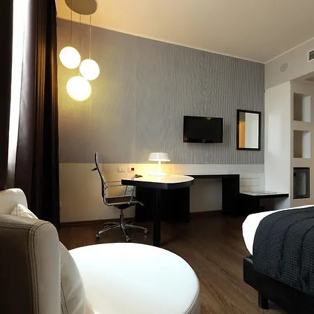 Holiday Inn Genoa City By Ihg-3